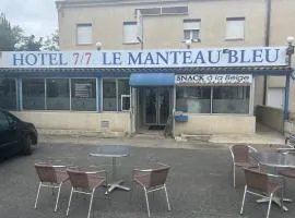 Le Manteau Bleu