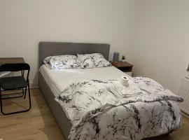 Deluxe Double Bedroom Manchester，位于曼彻斯特的酒店