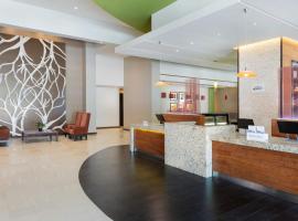 Courtyard by Marriott Ciudad del Carmen Campeche，位于卡门城的酒店