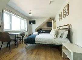 The Willow - Studio 17