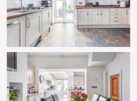 Heart of Cockermouth Gem 4 bedrooms 6 beds 2 bathrooms，位于科克茅斯的酒店