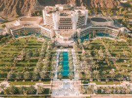 Al Bustan Palace, a Ritz-Carlton Hotel，位于马斯喀特的低价酒店