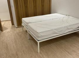 Swim and rest，位于Beni Touzine的酒店