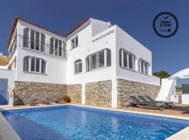 Villa James Heart of Village Ocean Views Pool