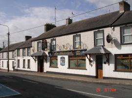 The Pikers Lodge，位于Lough Gowna的酒店