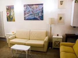 Charme & Art Gallery Home - Pescioni