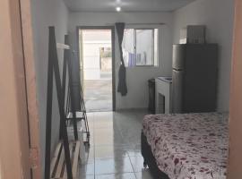 Residencial Eliz，位于巴拉奈里奥-坎布里乌的酒店