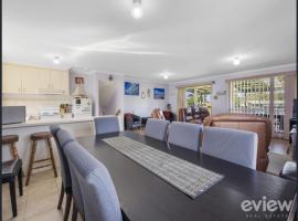 The Classic Island Holiday Home，位于日落大道的酒店