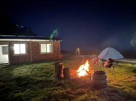 Kunjapuri camps & Cottage，位于Narendranagar的酒店
