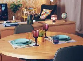 FREE PARKING & Self Check-IN WestSide Studio Near the Lake, Lacul Morii,Near Metro Stations Sector6