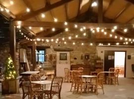 Albergue La Escuela de Liri，位于Lirí的酒店