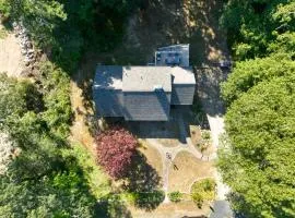 Close to Bayside Game Room w Pool Table