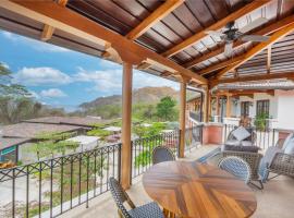 Mercado 26- Ocean View Condo At Las Catalinas，位于Playa Danta的酒店