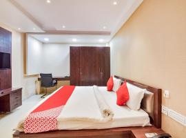 Hotel O The Moody Moon Hotel，位于斋浦尔Malviya Nagar的酒店