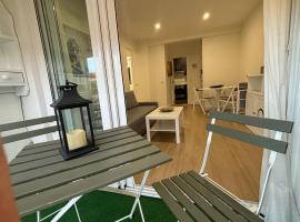 Espacioso Apartamento Familiar con terraza en Aranjuez - Confort, Tranquilidad y Netflix Incluido，位于阿兰约兹的酒店