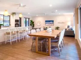 Endless Summer Beach Retreat-pet friendly, walk to shops