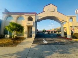 Casa Blanca Hotel - Azusa, Los Angeles，位于阿苏萨的酒店