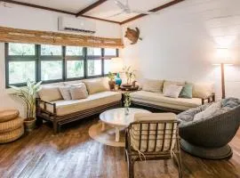 TUKI Nest Spacious Home with Garden View & Self-Service Breakfast - Large Porch, Subic Monkeys, Pet Friendly with a Fee
