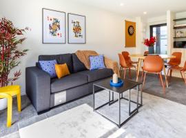 Bright & Stylish 2BR Near Addington Park，位于阿丁顿的酒店