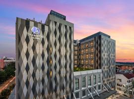 DoubleTree by Hilton Vientiane，位于万象的带泳池的酒店