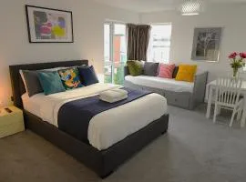 Luxury Rooms - Pick a Room - Free Parking & Kitchen Access, Near Etihad Stadium, The Coop Live & Piccadilly Station, Manchester