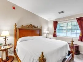Grand Wood Suites - 3rd Floor Back Side Penthouse Suite 307