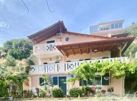 Villa Nefeli，位于Piqeras的酒店