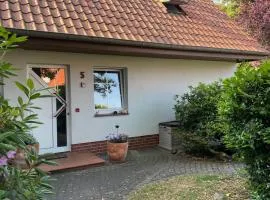Twenge Retreat - Haus Nähe Stadt und Flughafen mit Garten, 3 Zimmer, TV, Küche, Bad und Netflix