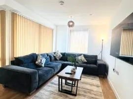 New Luxurious 2 Bedroom Apartment in East London!