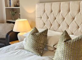 Balmore Farmhouse near Lochness，位于因弗内斯的酒店