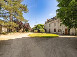 Manoir de L'Aisnerie，位于圣埃尔布兰的乡间豪华旅馆