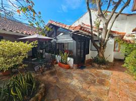 Casita Artemisa - Tiny House Romántica y Mágica，位于莱瓦镇的酒店
