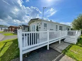 Beautiful Caravan At Manor Park In Hunstanton Beach, Norfolk Ref 23026H