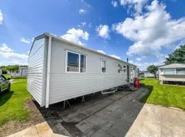 Great Caravan With Central Lounge Wifi At Broadland Sands, Suffolk Ref 20070Bs