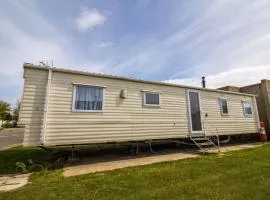 Superb 8 Berth Caravan Near Walton-On-The-Naze In Essex Ref 17175