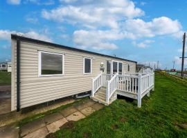 Caravan With Beautiful Sea Views At Barmston Beach In Yorkshire Ref 62044W，位于Lund的露营地