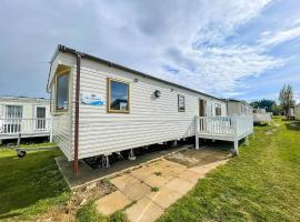 Homely Caravan At Manor Park, Nearby Hunstanton Beach In Norfolk Ref 23039T，位于亨斯坦顿的露营地