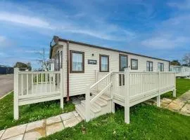 Beautiful 6 Berth Caravan With Decking At Valley Farm Holiday Park Ref 46736V