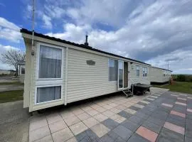Superb 6 Berth Caravan At St Osyth Beach Holiday Park In Essex Ref 28062Fv