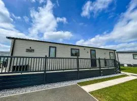 Modern Caravan With Large Decking Area And Wifi, Ref 60057Ch