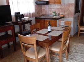 ALEXANDER HOUSES LIVADI ARACHOVAS，位于阿拉霍瓦的酒店