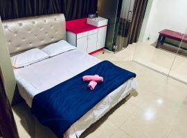 Peaceful Inn Deluxe Queen Room with spa facilities，位于瓜拉丁加奴的带按摩浴缸的酒店