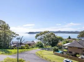 Wanda Up, 80 Randall Dr - spectacular views, aircon and Wi-Fi