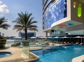 Hilton Dubai Creek Hotel & Residences