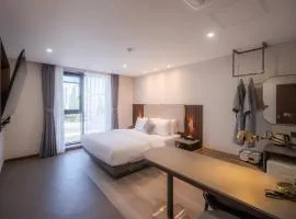 Hound Hotel Gijang Osiria