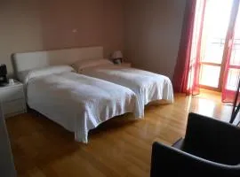 乌胡埃圣母旅馆酒店