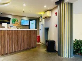 上海中安宾馆(西藏北路地铁站店)
