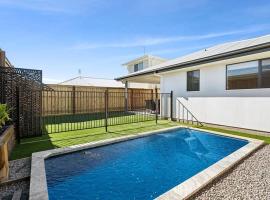 Family-Perfect Home Relax, Swim, Explore, Repeat!，位于Palmview的酒店