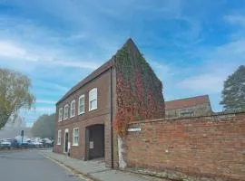 Chapel Houses, A collection of three townhouses