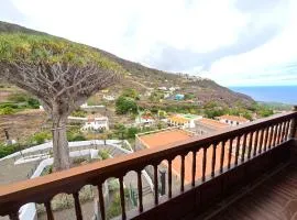 Cozy Izan Drago Apartment in Icod de los Vinos by HRTenerife Net